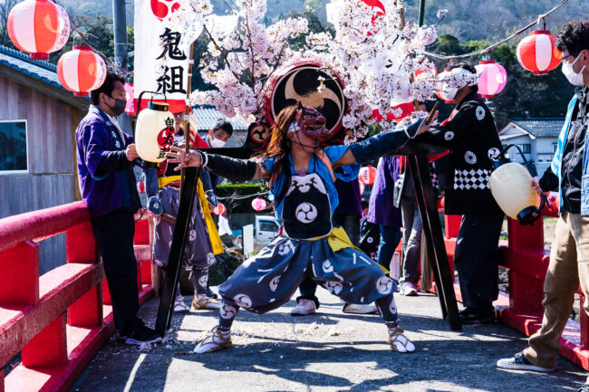 大川まつりの鬼太鼓